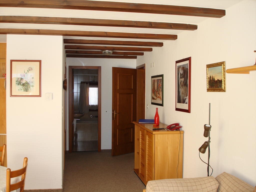 Residenz La Mora Apartment La Punt-Chamues-ch Room photo